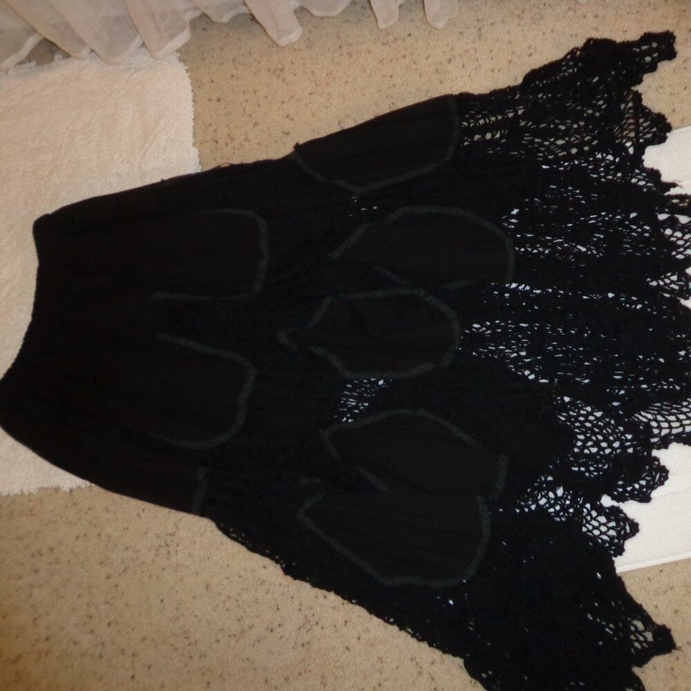Karen Kane Boho Peasant Crocheted Maxi Skirt M Black Elastic Waist